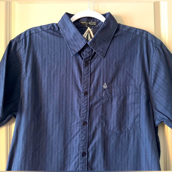 VOLCOM - Picture 2 of 6